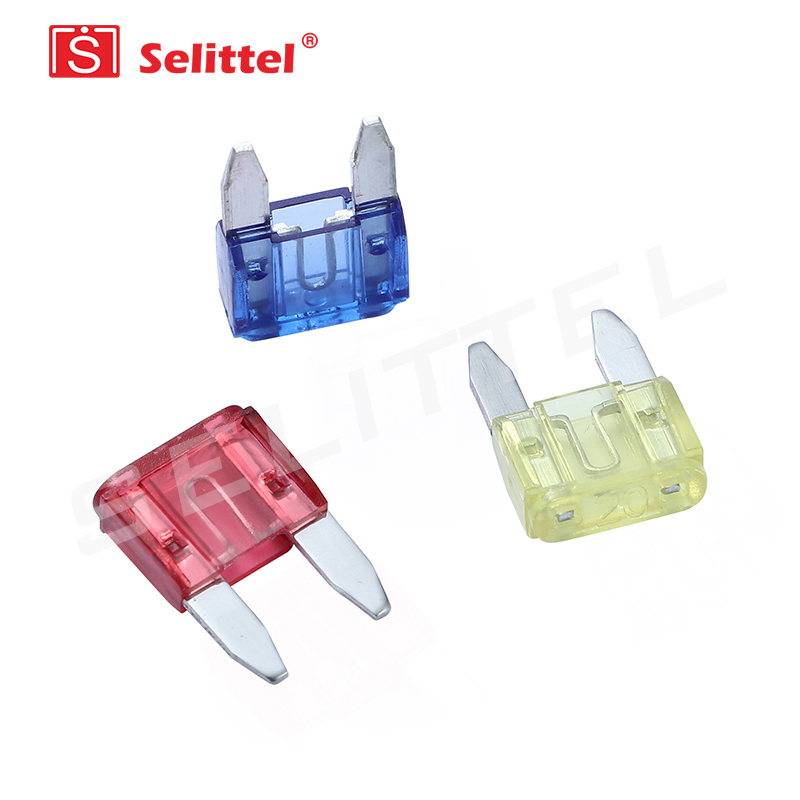 MIN Blade fuse
