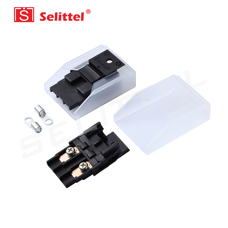 SL-152 Blade fuse holder