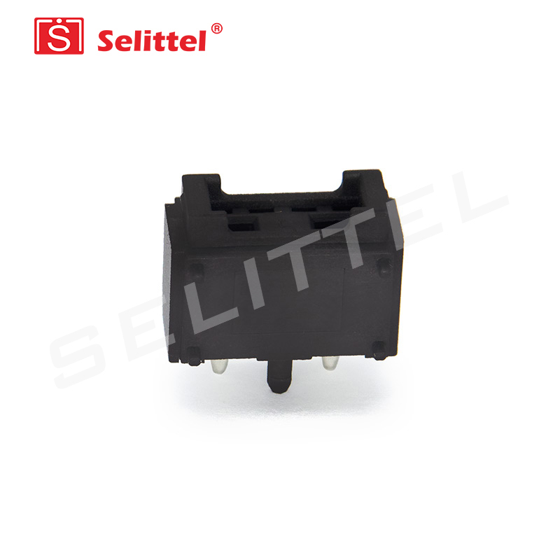 SL-1533 Blade fuse holder