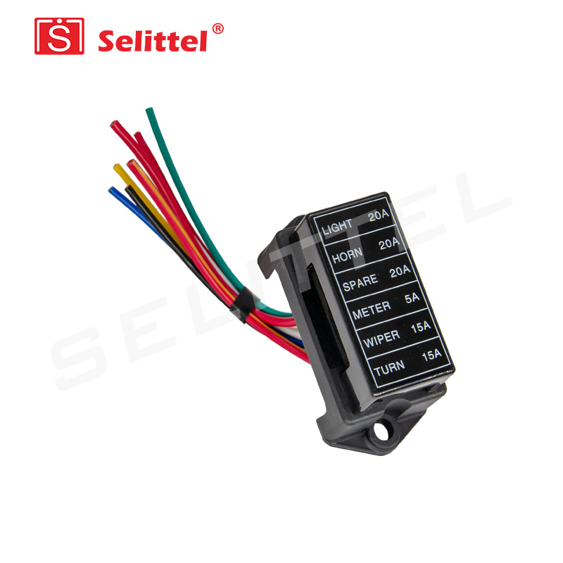 SL-156-XR Multi-way Blade fuse holder